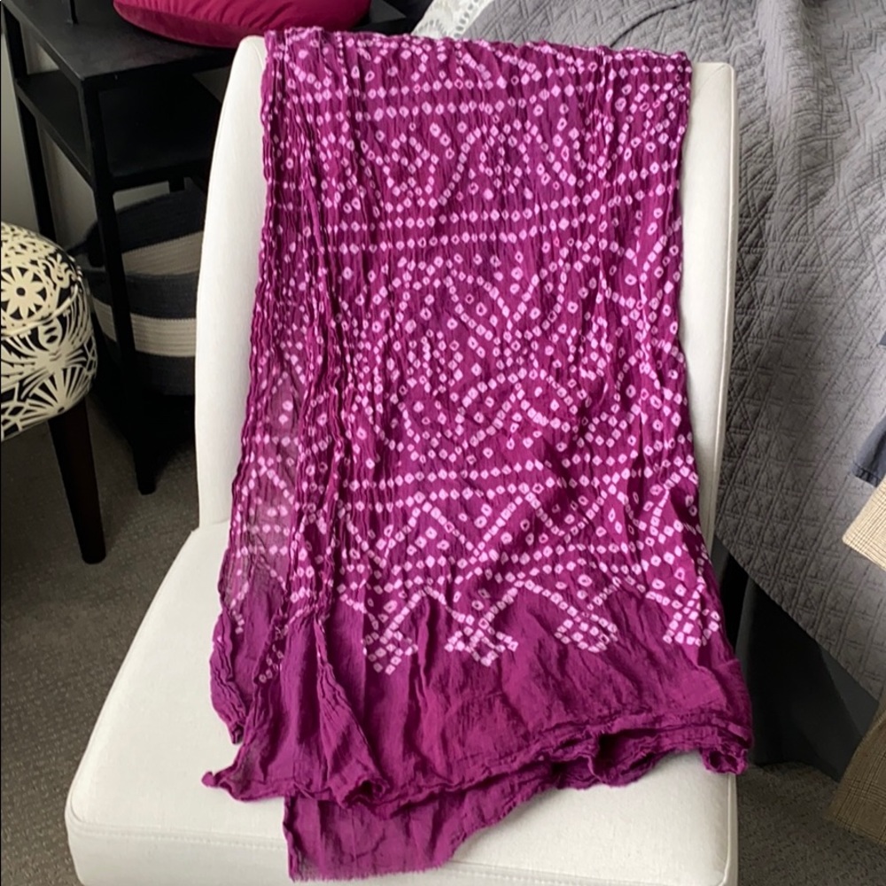 Magenta and White Shibori/tie-dyed Scarf
